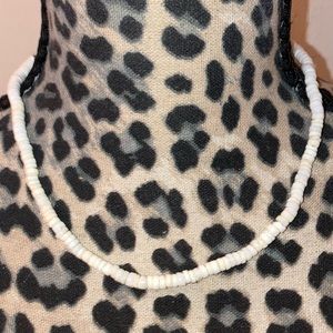 PUKA SHELL NECKLACE 17 1/2” SOLID STURDY SECURE CORKSCREW CLOSURE.